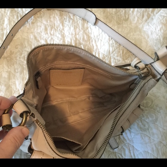 ❤️SOLD❤️COACH Cream CrossBody Leather Bag Zip Clos - Picture 7 of 8